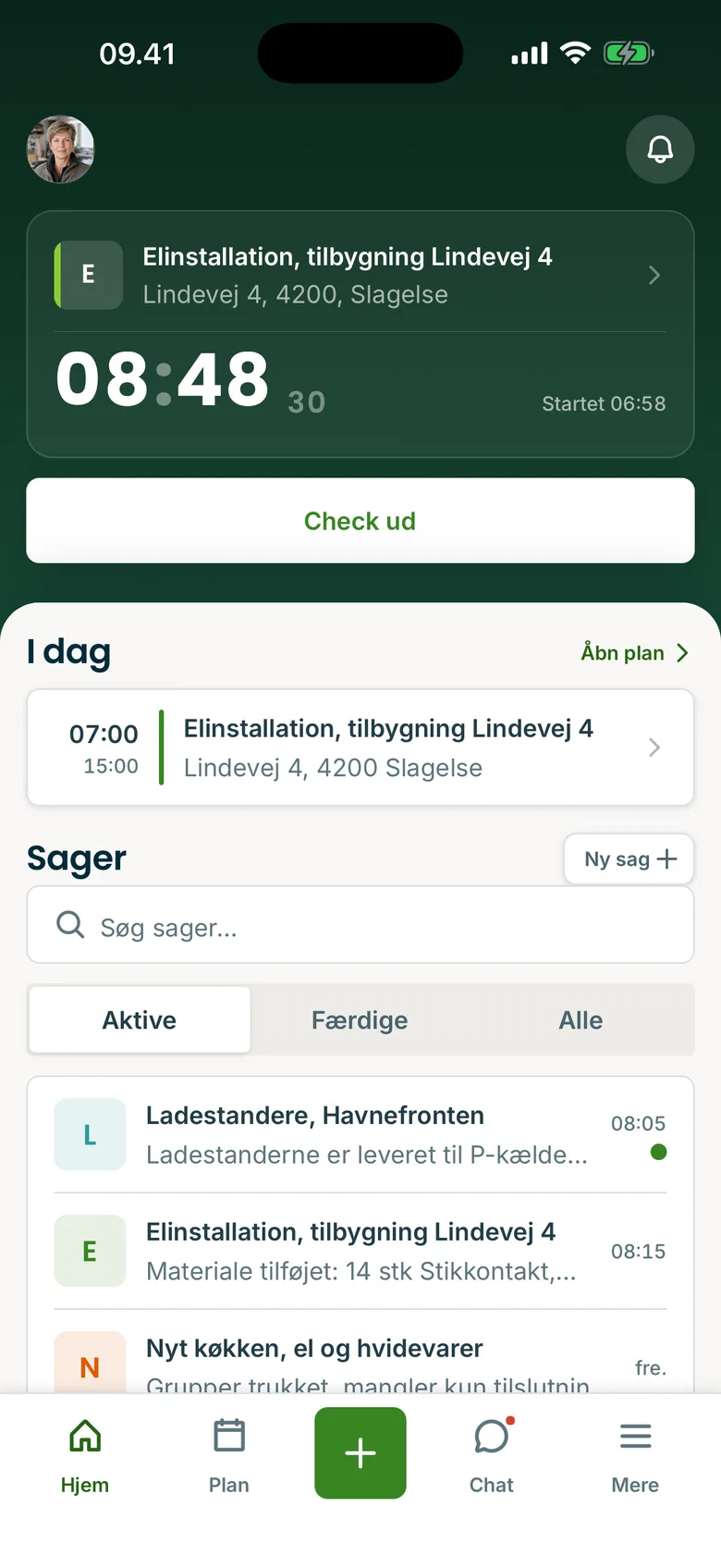 Tidlig-appen: forsiden med uret i gang på en sag, dagens aftaler og sagerne